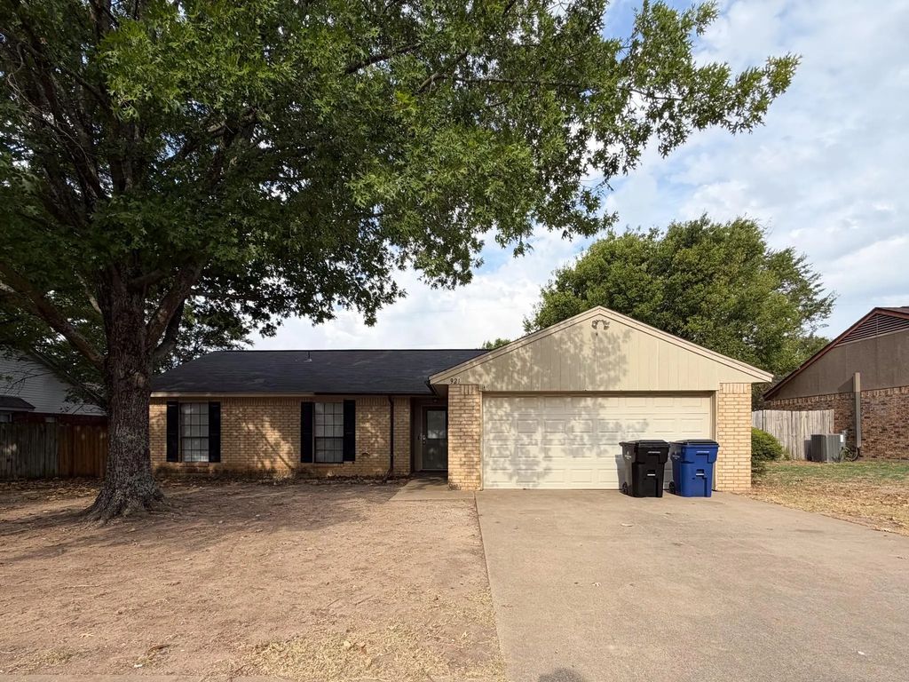 921 Park Place Boulevard, Midlothian