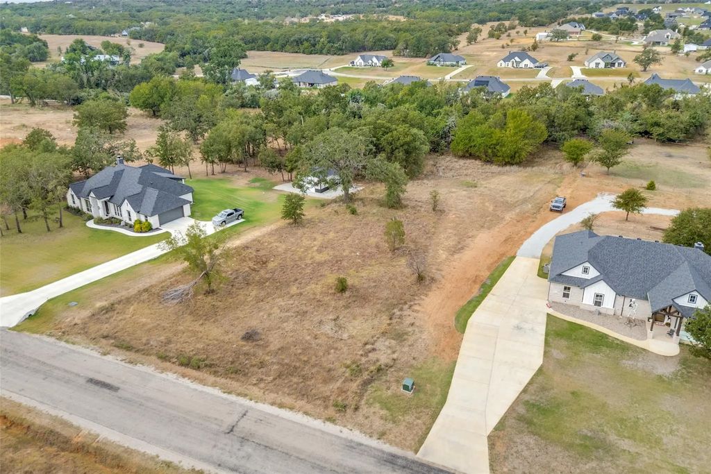 1113 Gonzollas Road, Springtown