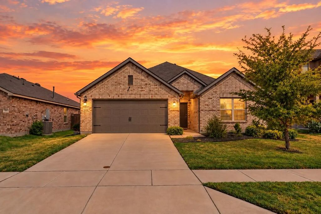 1817 Elderberry Street, Royse City