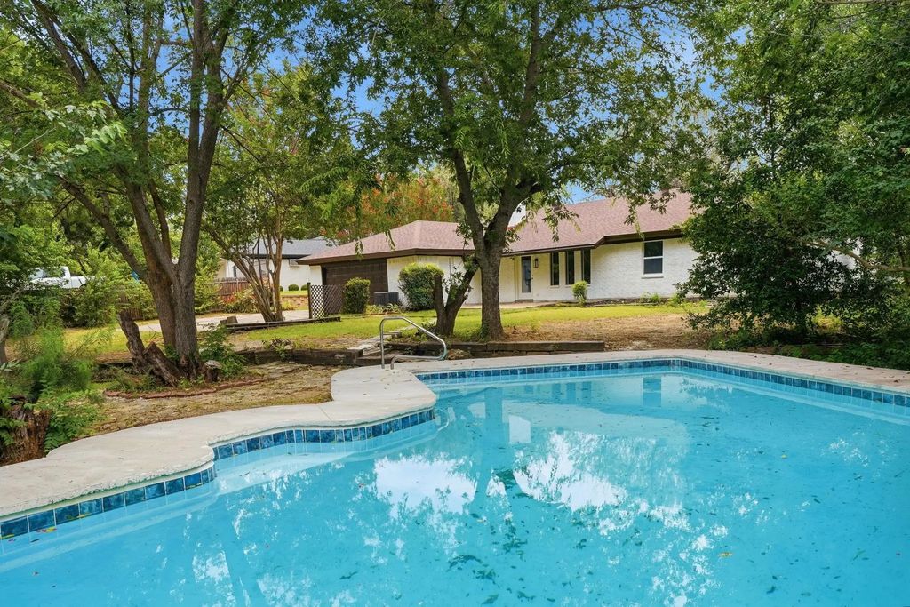 6505 Riviera Drive, North Richland Hills