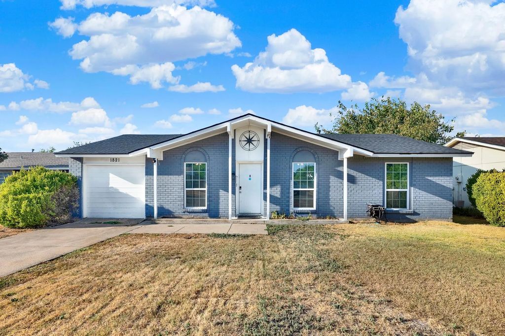 1821 Homestead Place, Garland
