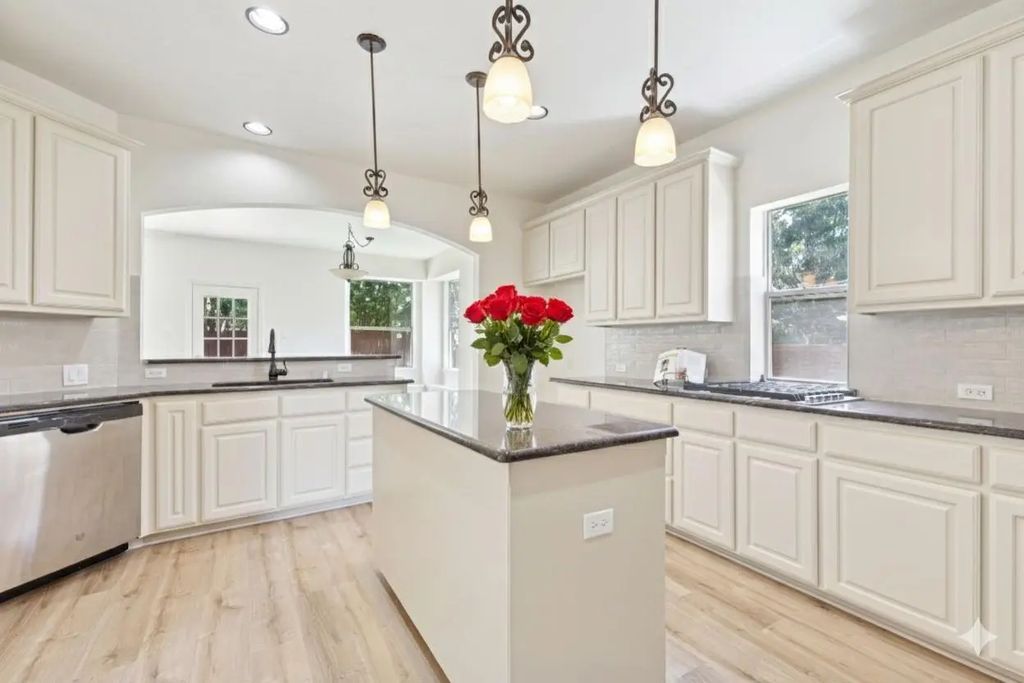 2509 Woodstone Court, Flower Mound