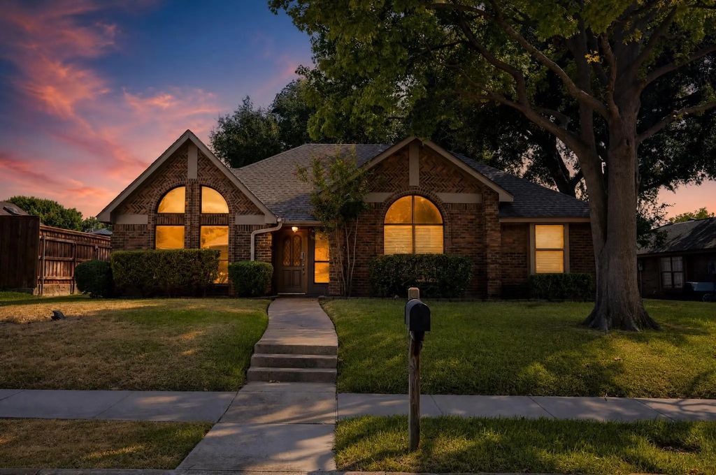 2120 Springwood, Carrollton