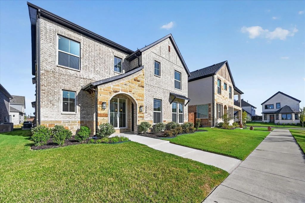 3707 Pilgrims Mews, Rowlett