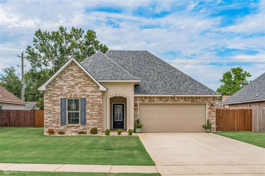 257 Saint Edmunds Way, Bossier City