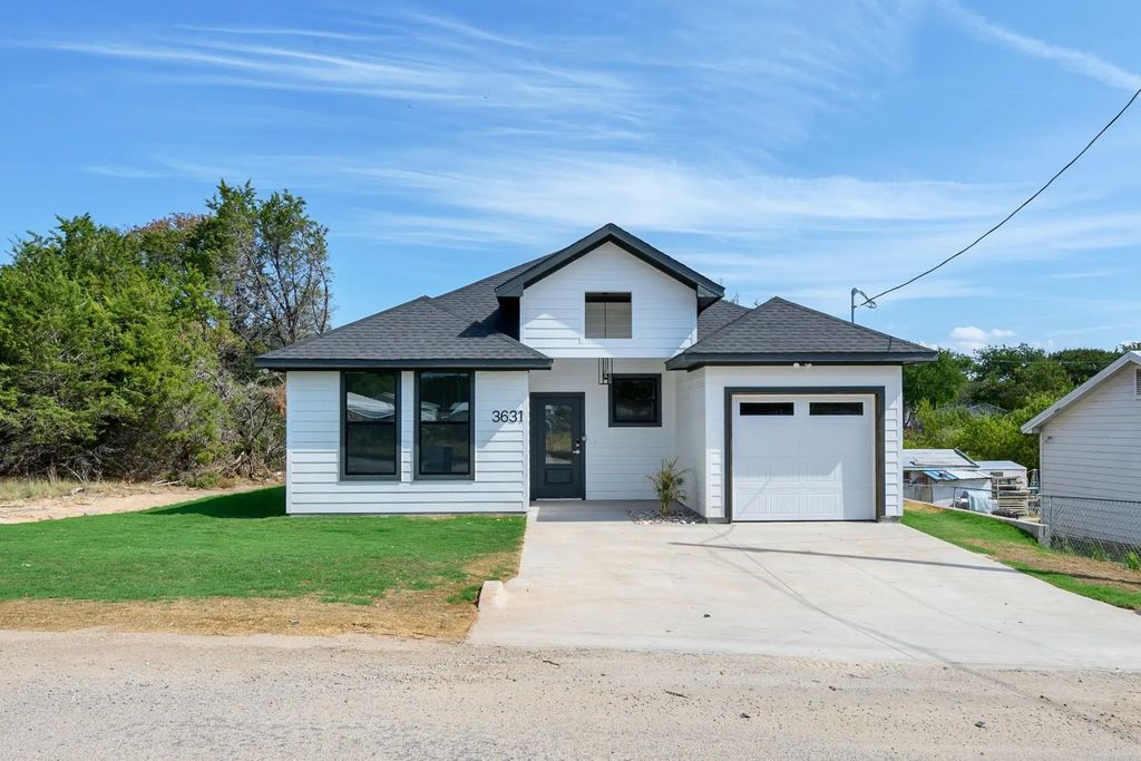 3631 Raintree Trail, Granbury