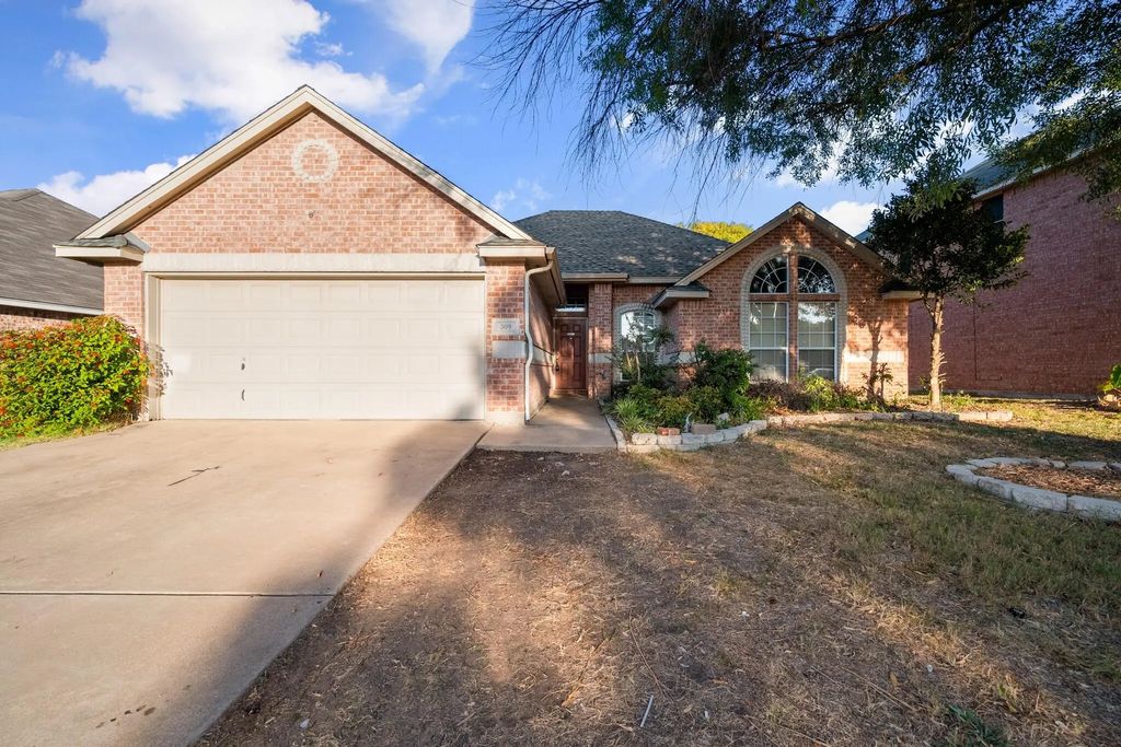 309 Shane Lane, Burleson