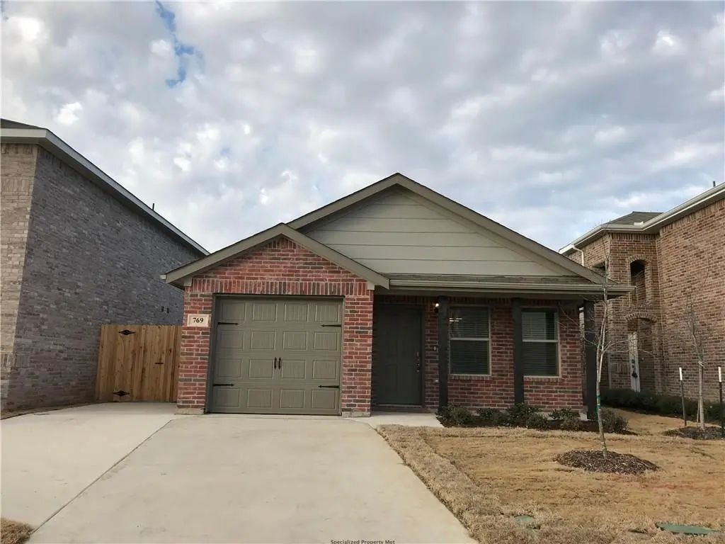 769 River Hill Lane, Fort Worth