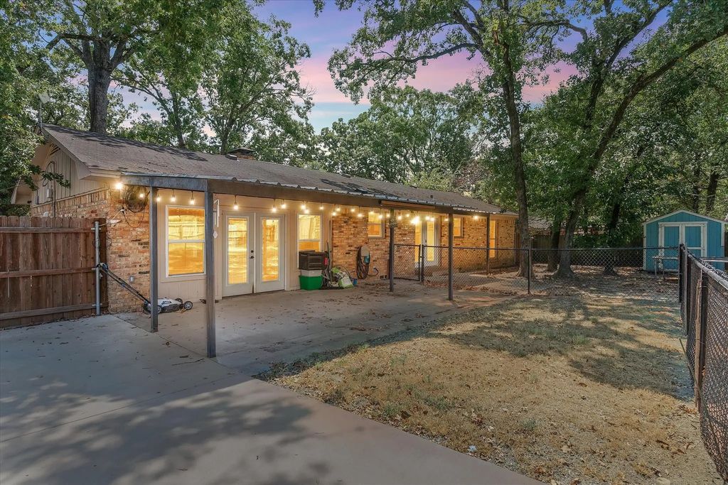 1415 Glenlain Dr, Grand Saline