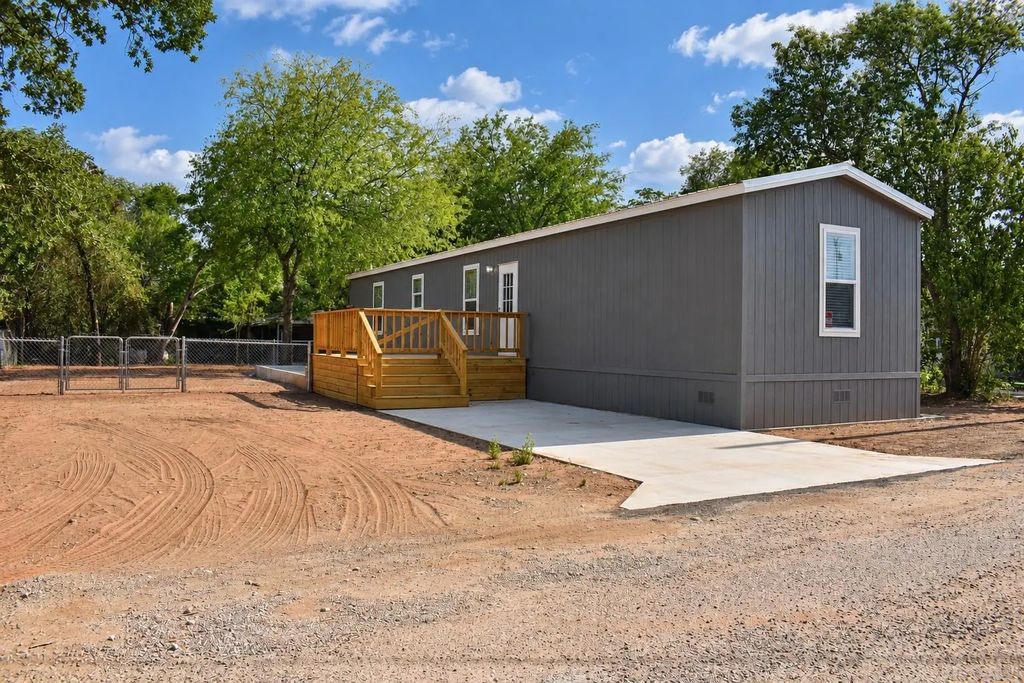 114 County Road 1423, Morgan
