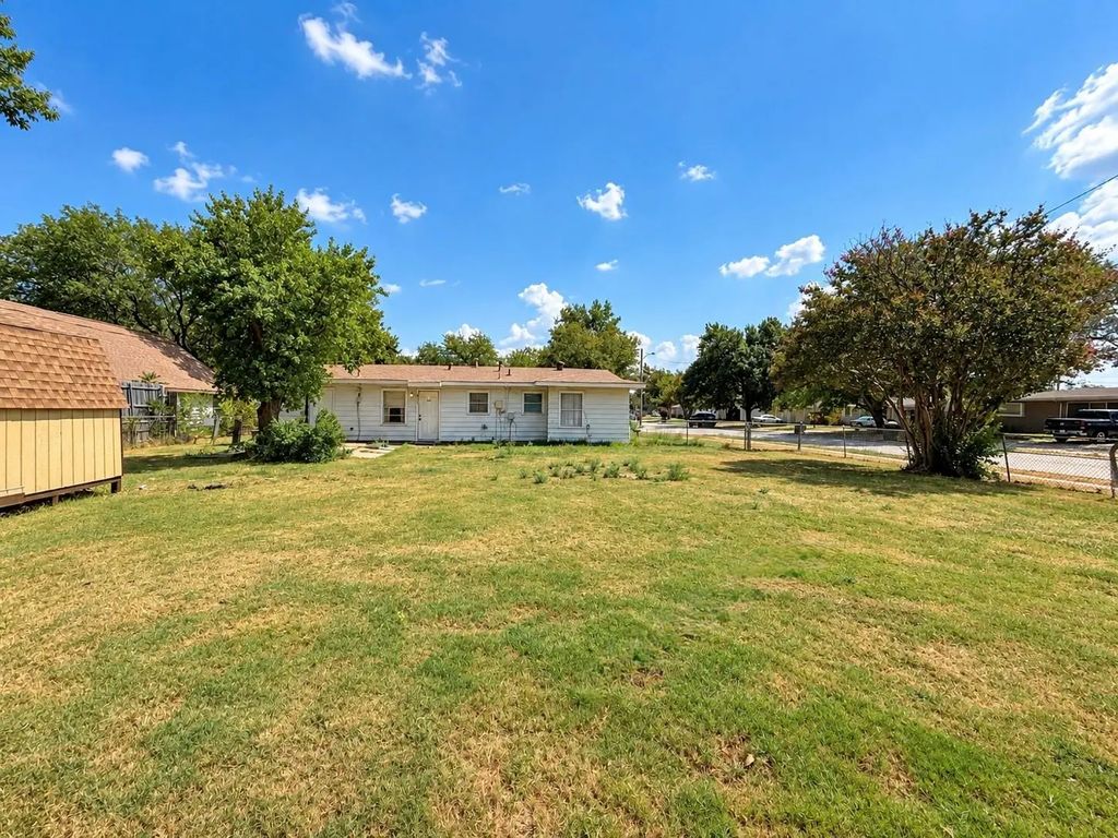 2921 Charles Drive, Garland