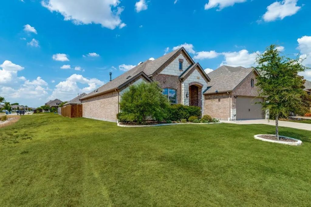 4005 Gray Wolf Drive, Melissa