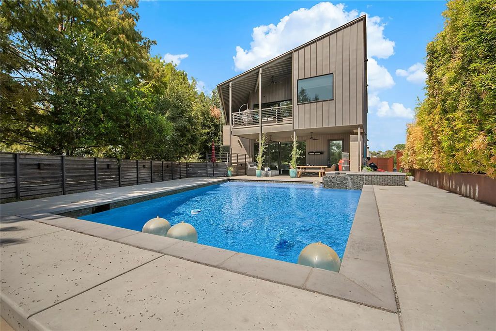 60 Vanguard Way, Dallas