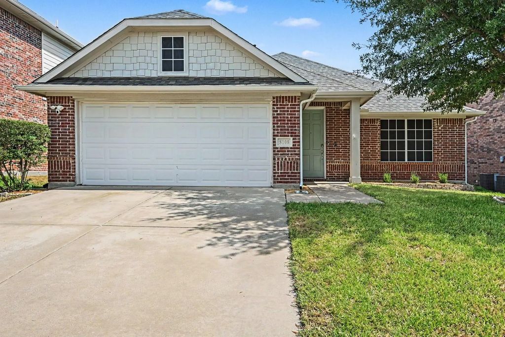 8108 Ruse Springs Lane, Fort Worth