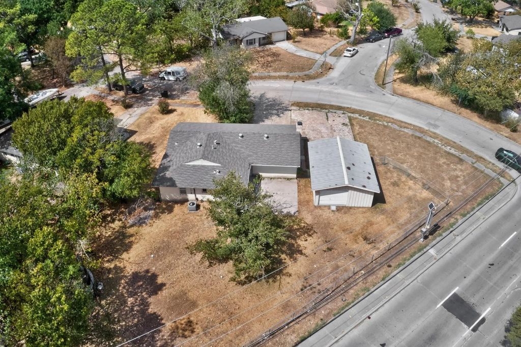 2402 Loyce Drive, Mesquite