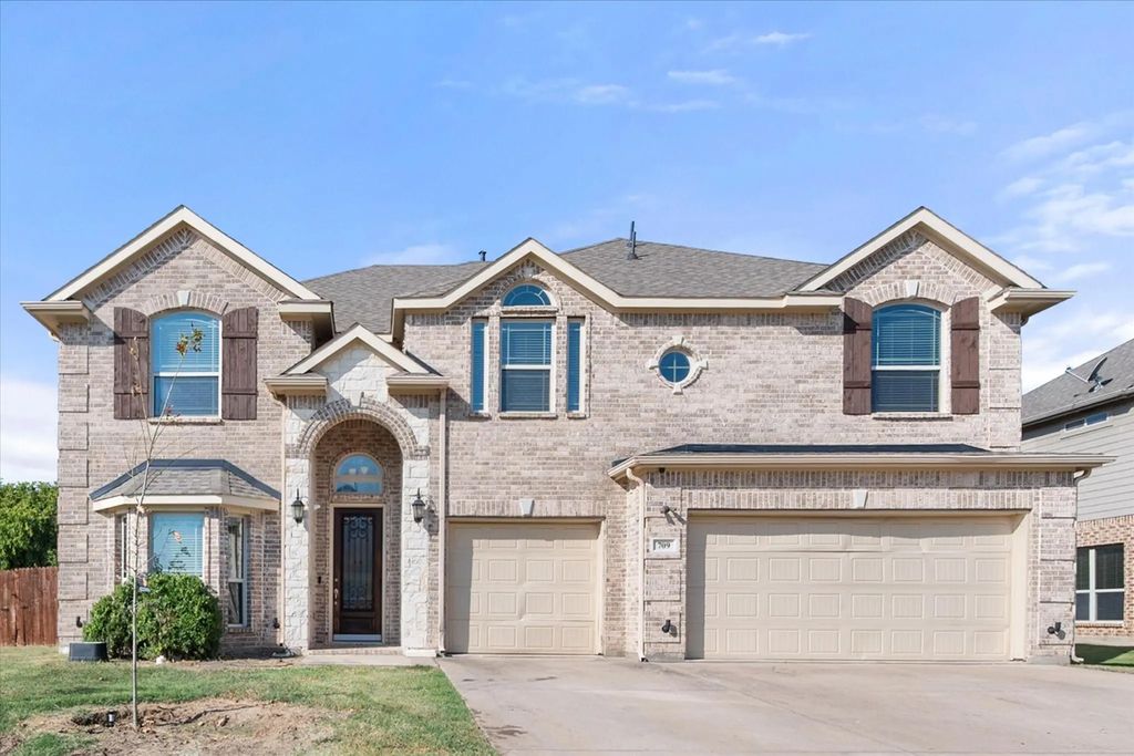 709 Netherfield Parkway, Mansfield