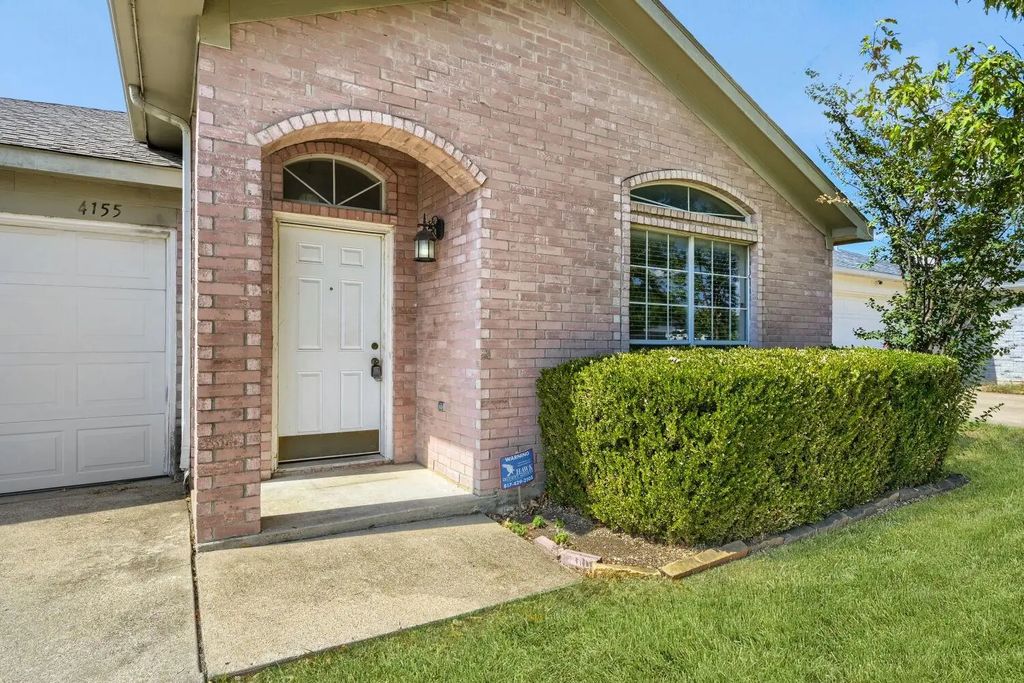 4155 N Coral Springs Drive, Fort Worth