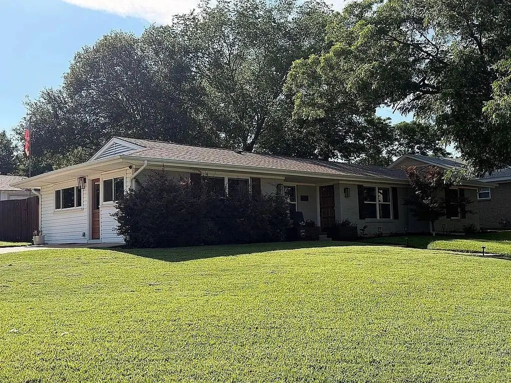 721 Hurstview Drive, Hurst