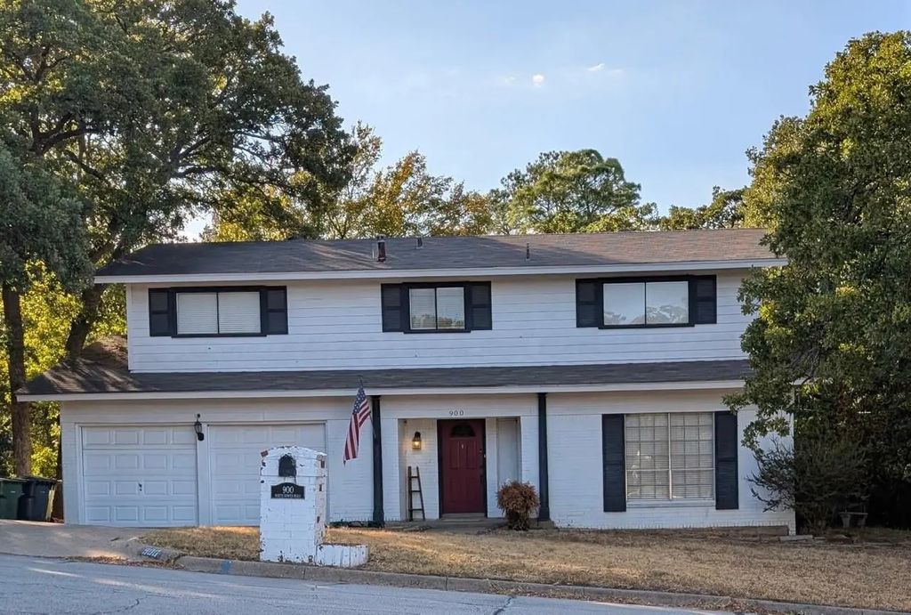 900 N Bowen Road, Arlington