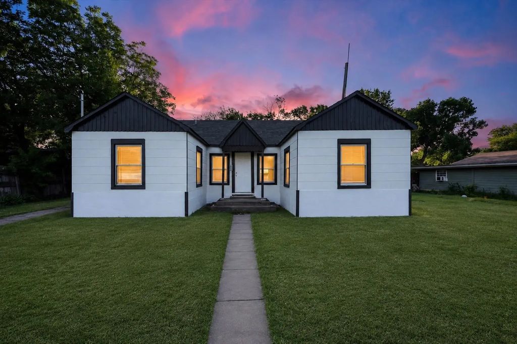 351 S Waco Street, Van Alstyne