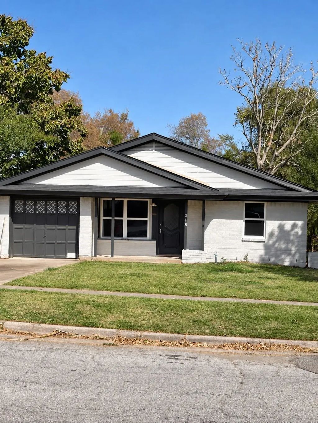 318 18th Street, Grand Prairie