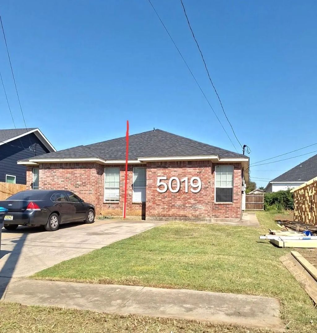 5017 Chapman Street 5019, Fort Worth