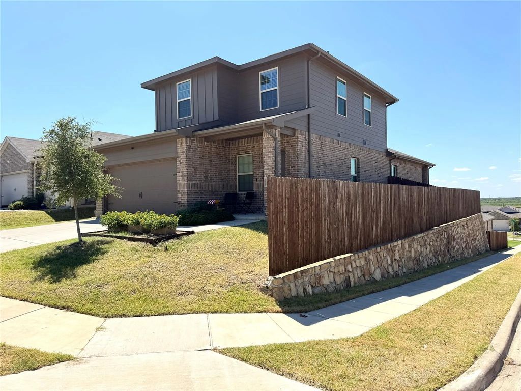 1121 Catalina Lane, Forney