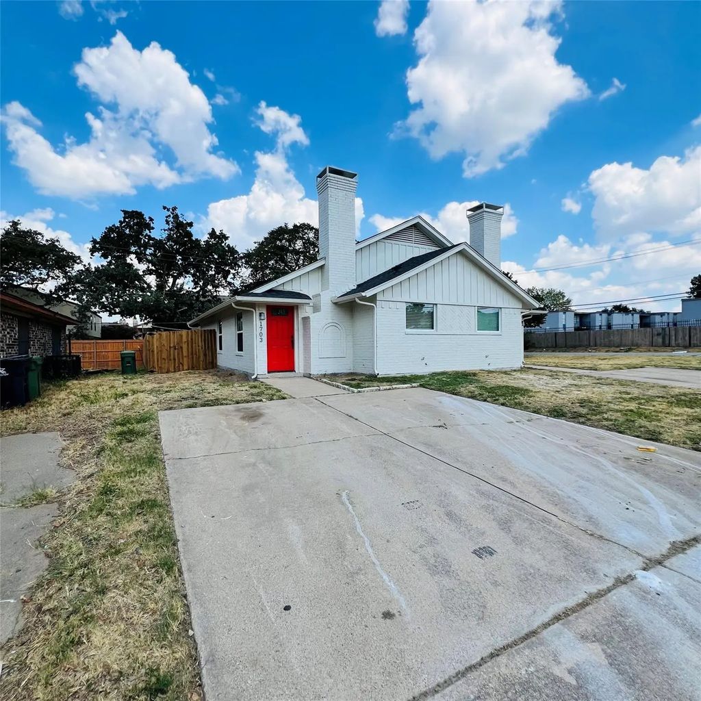 1703 Justin Lyn Street, Arlington