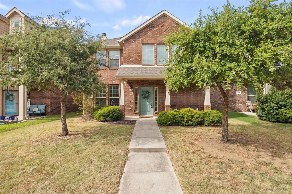 1225 Honeywood Lane, Royse City