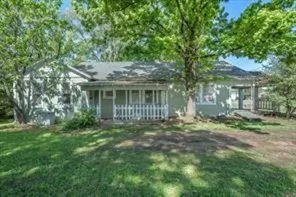 708 E Pine Street, Edgewood