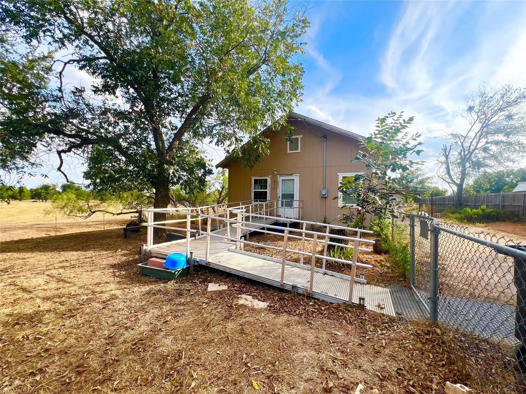 211 Lucas Drive, Early