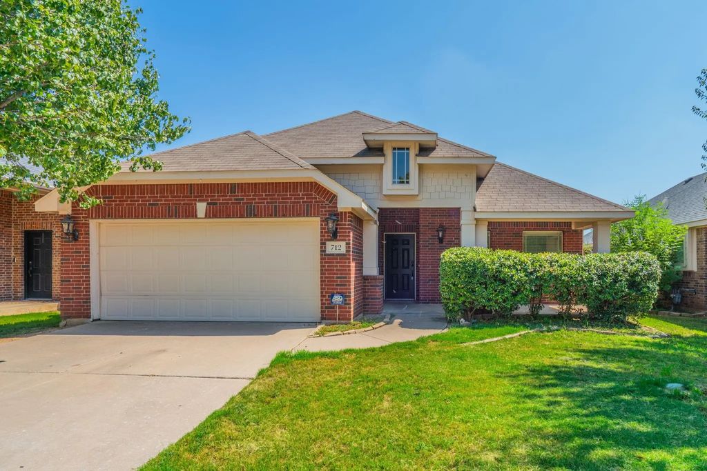 712 Cheryl Street, Crowley