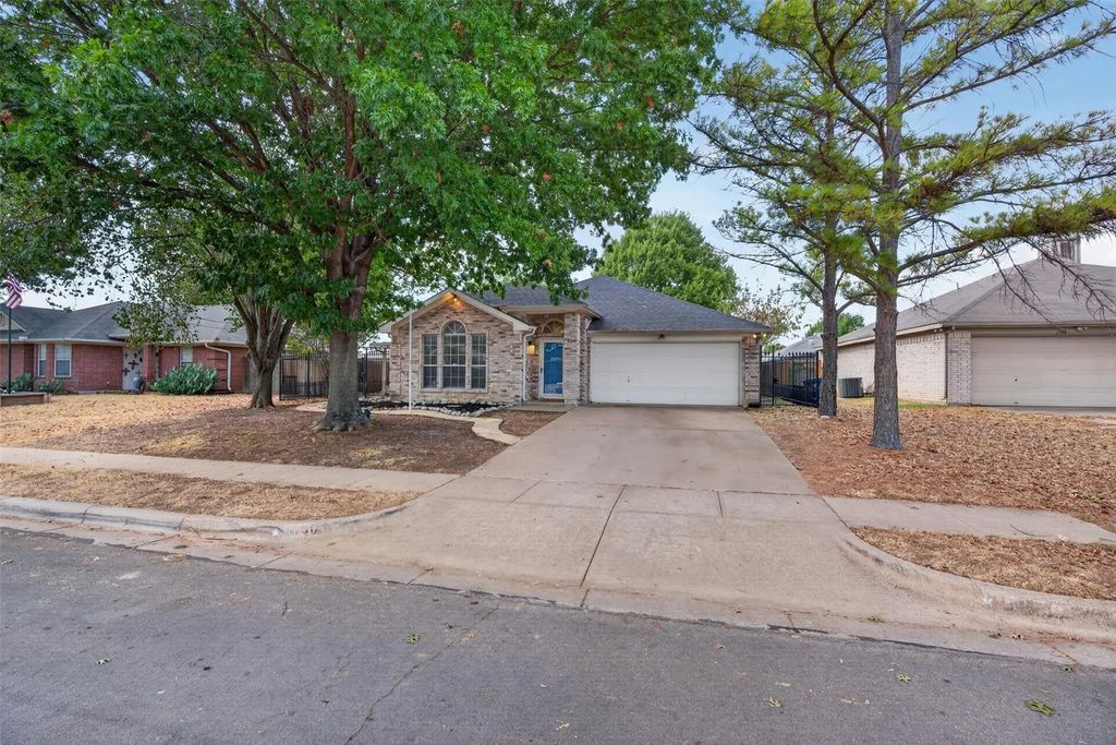 1150 Marc Street, Burleson
