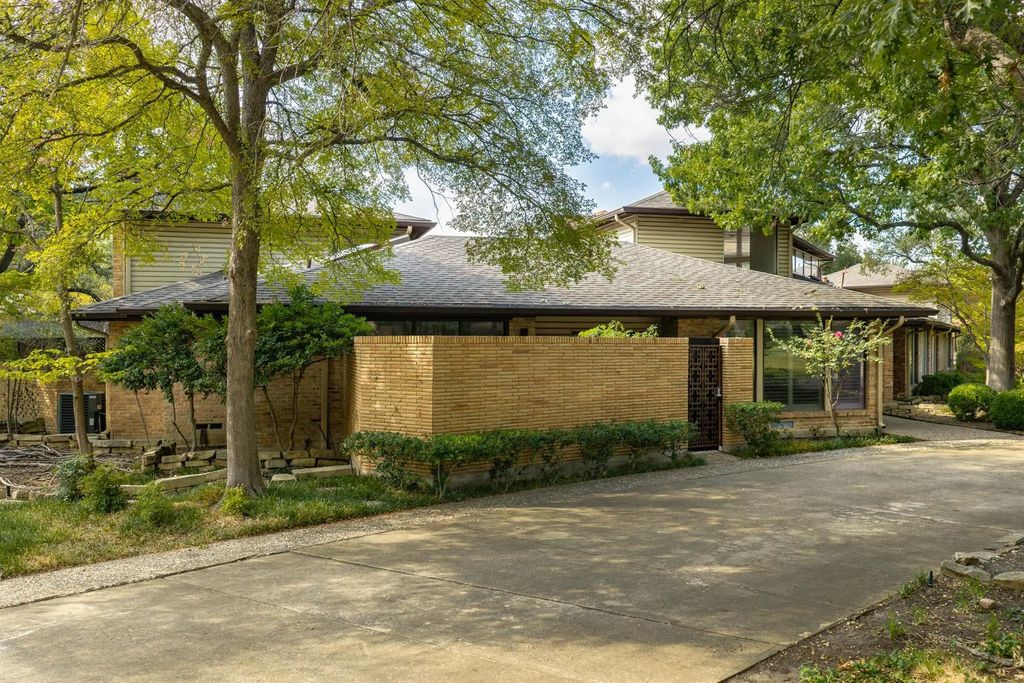 11298 Russwood Circle, Dallas