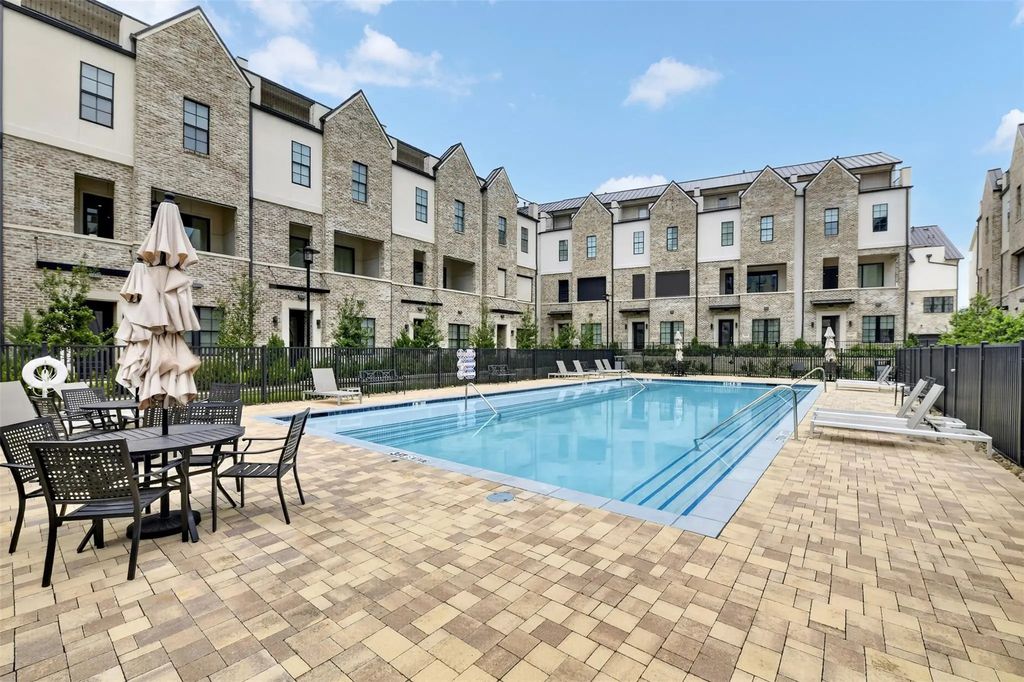 610 Dalton Lane, Irving