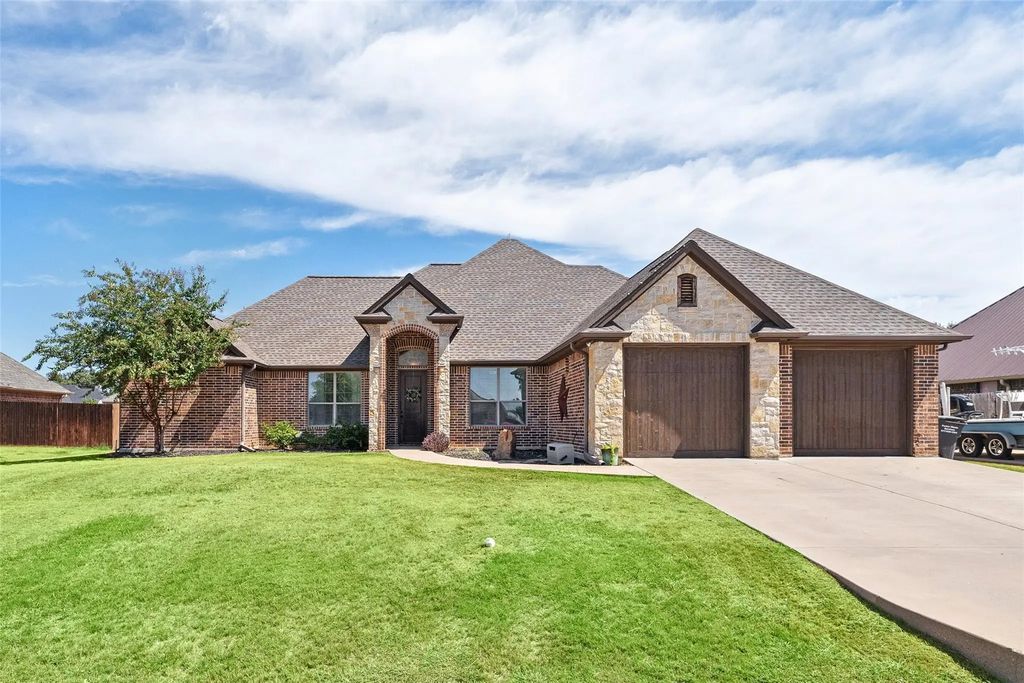 2825 Willow Ridge Circle, Granbury