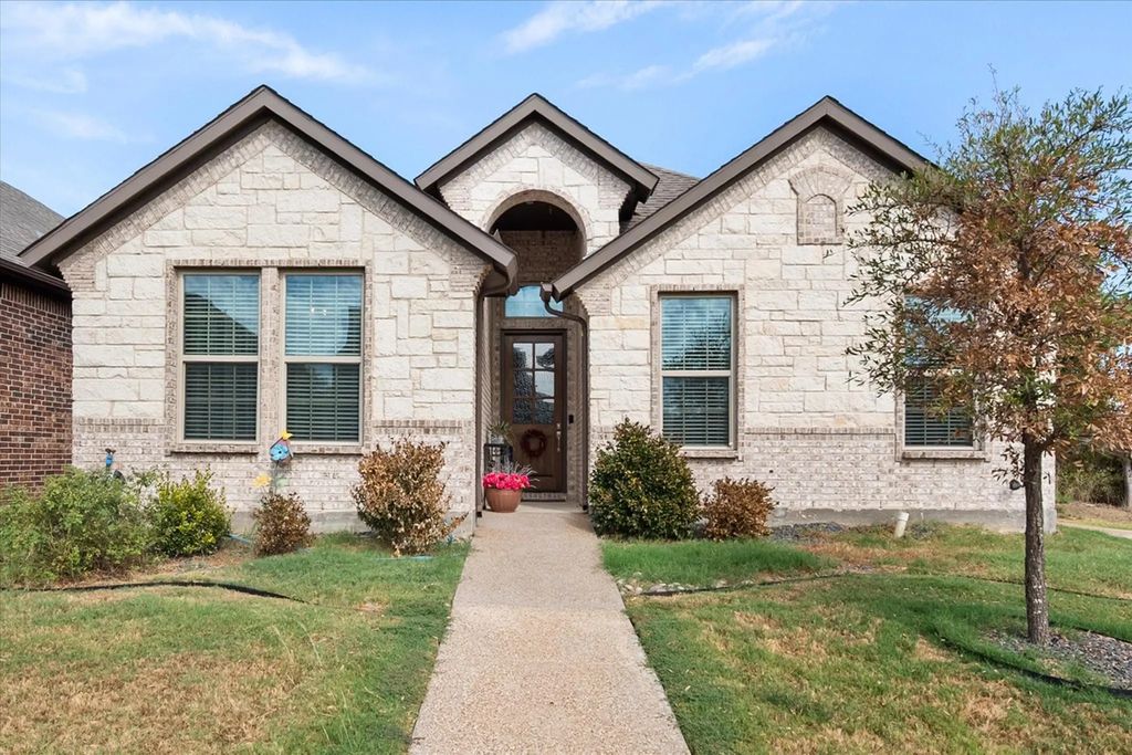 1700 Prestwick Lane, Ennis