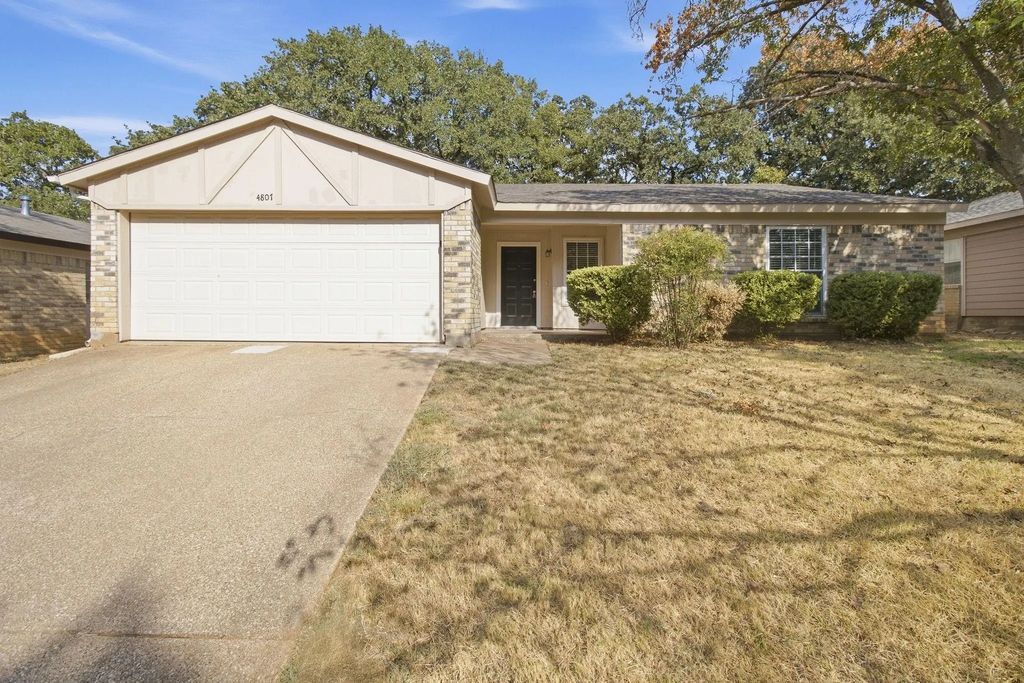 4807 Crestmont Court, Arlington