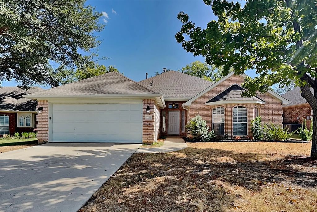 1121 Springwood Drive, Saginaw