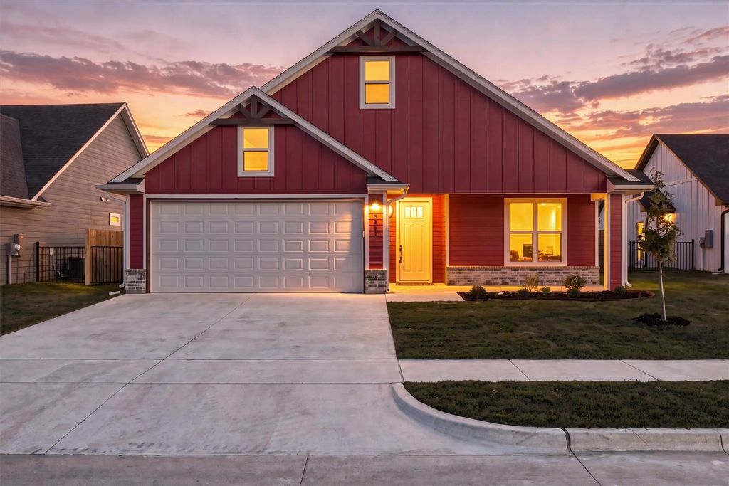 804 Lavender Court, Tolar
