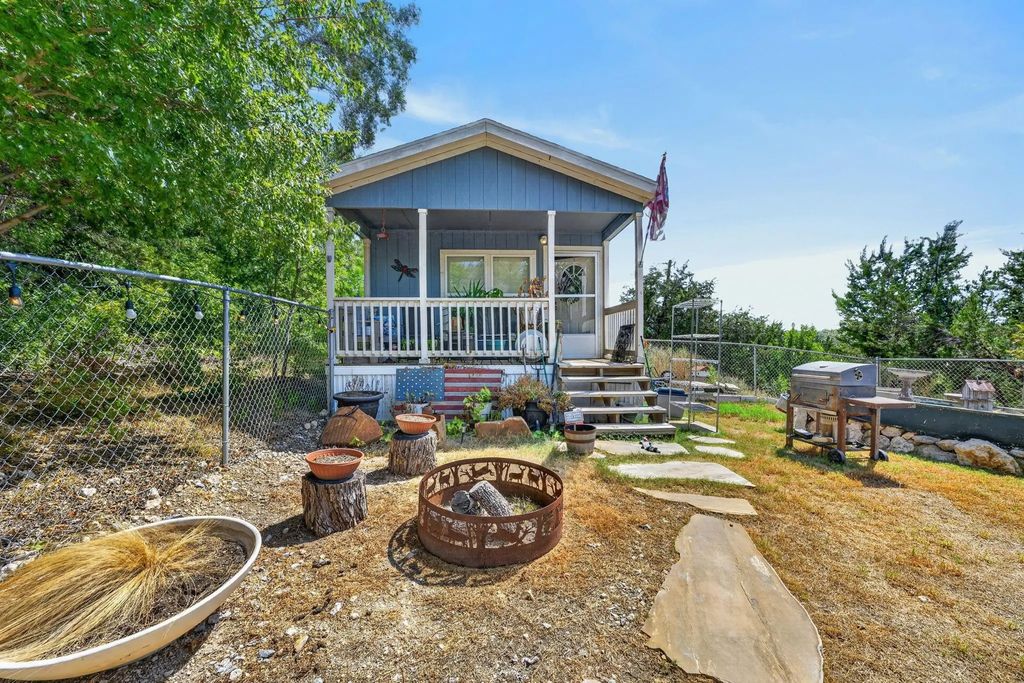 2809 Cypress Street, Granbury