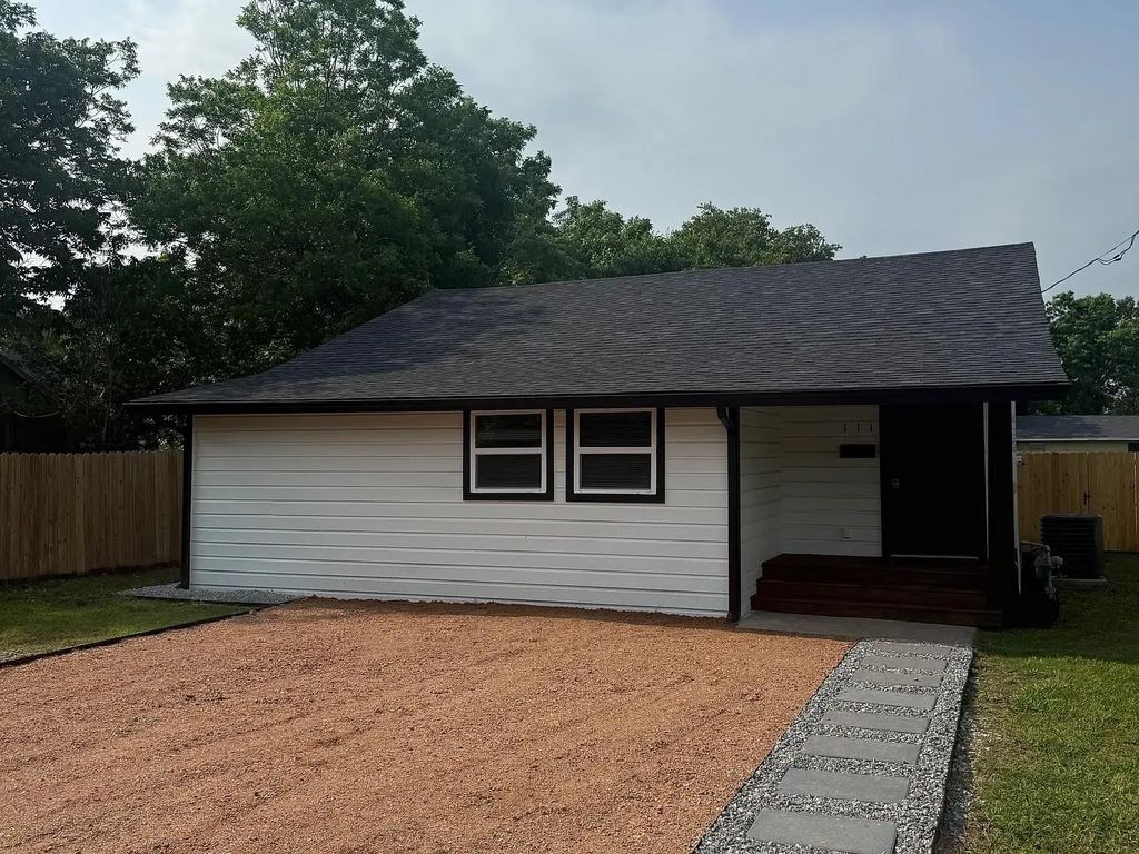 111 E San Antonio Avenue, Cooper