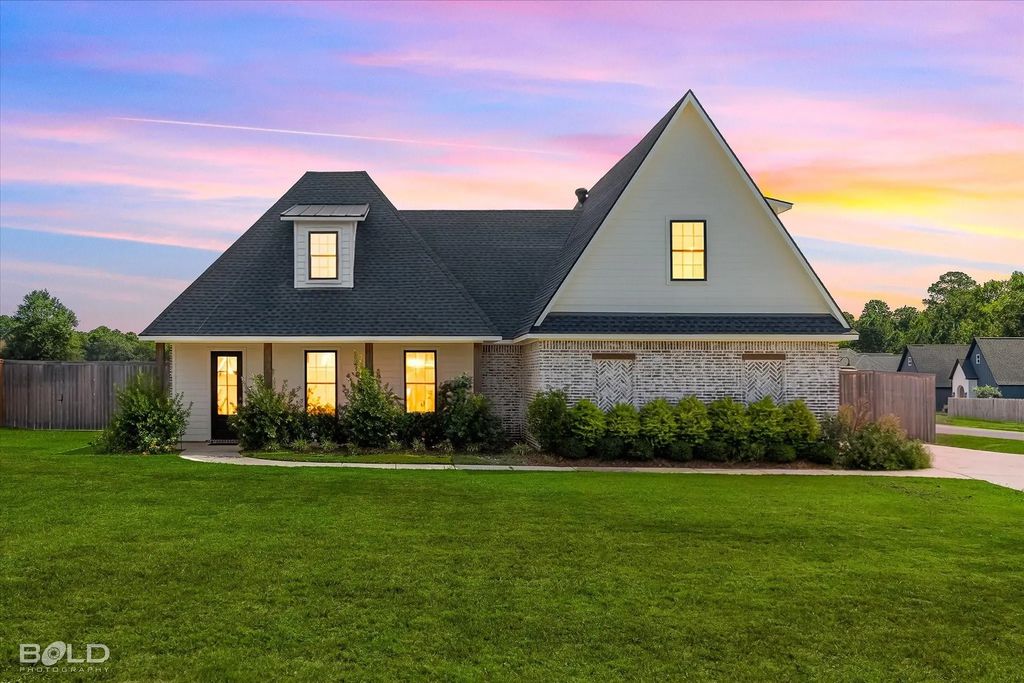 311 Hall Road, Stonewall
