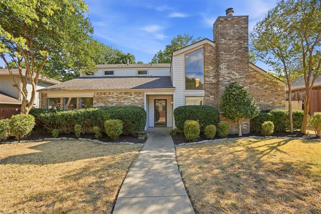 1512 Woodcreek Drive, Richardson