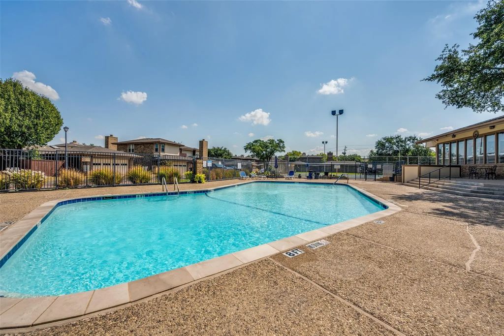 10 W Meadow Lane, Bedford