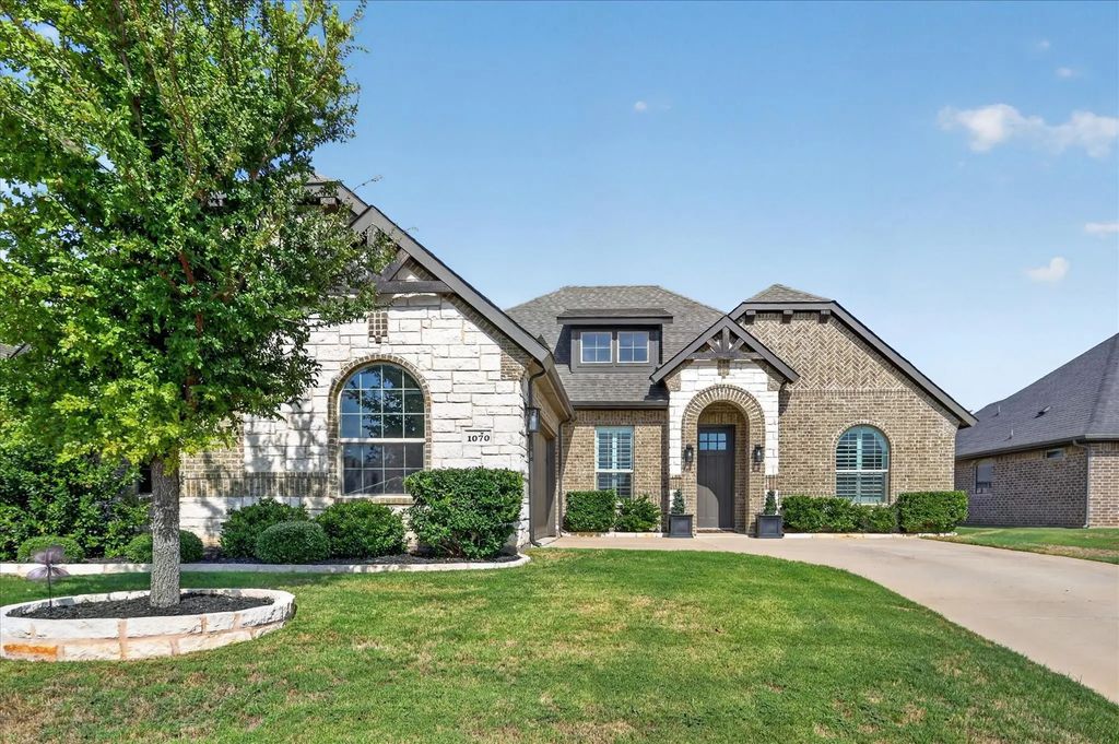 1070 Mickelson Drive, Granbury