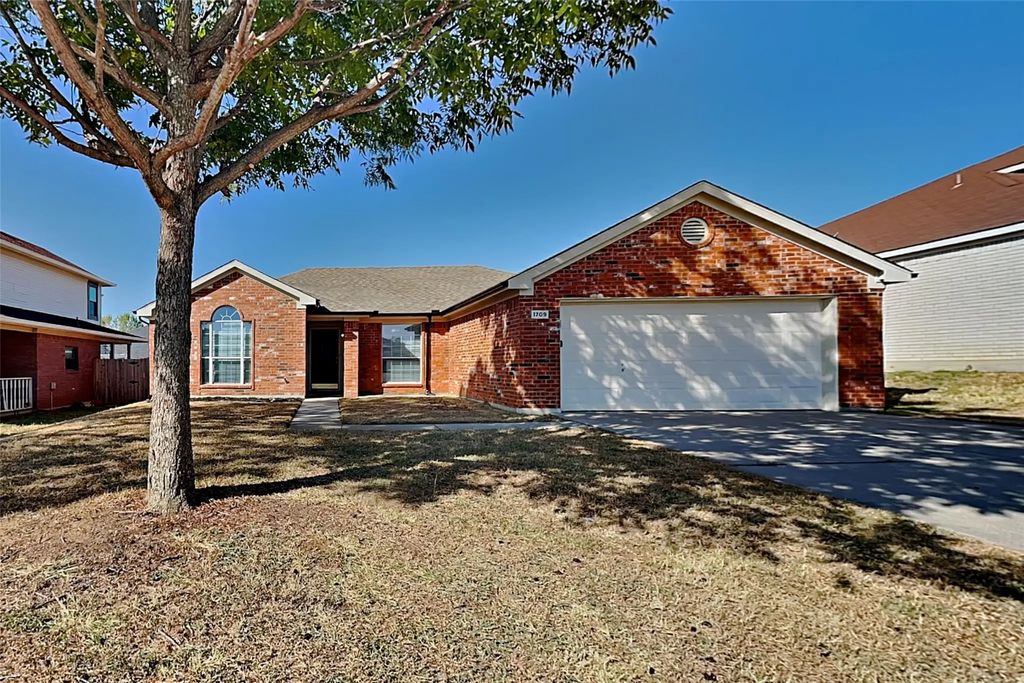 1709 Ryanfeld Drive, Mansfield