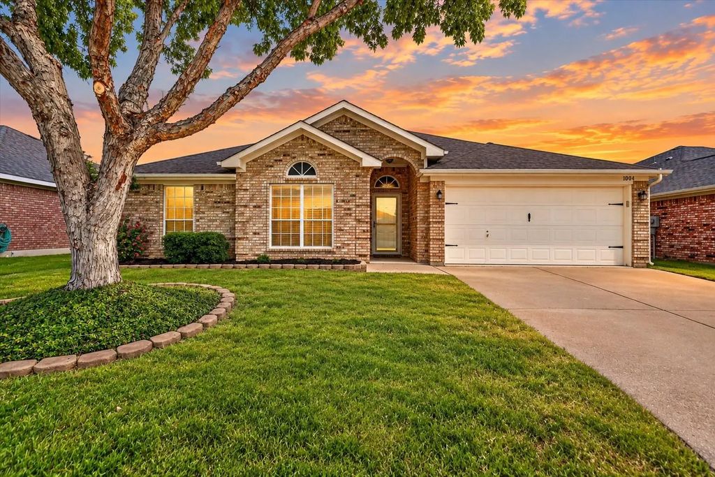 1004 Eden Street, Burleson