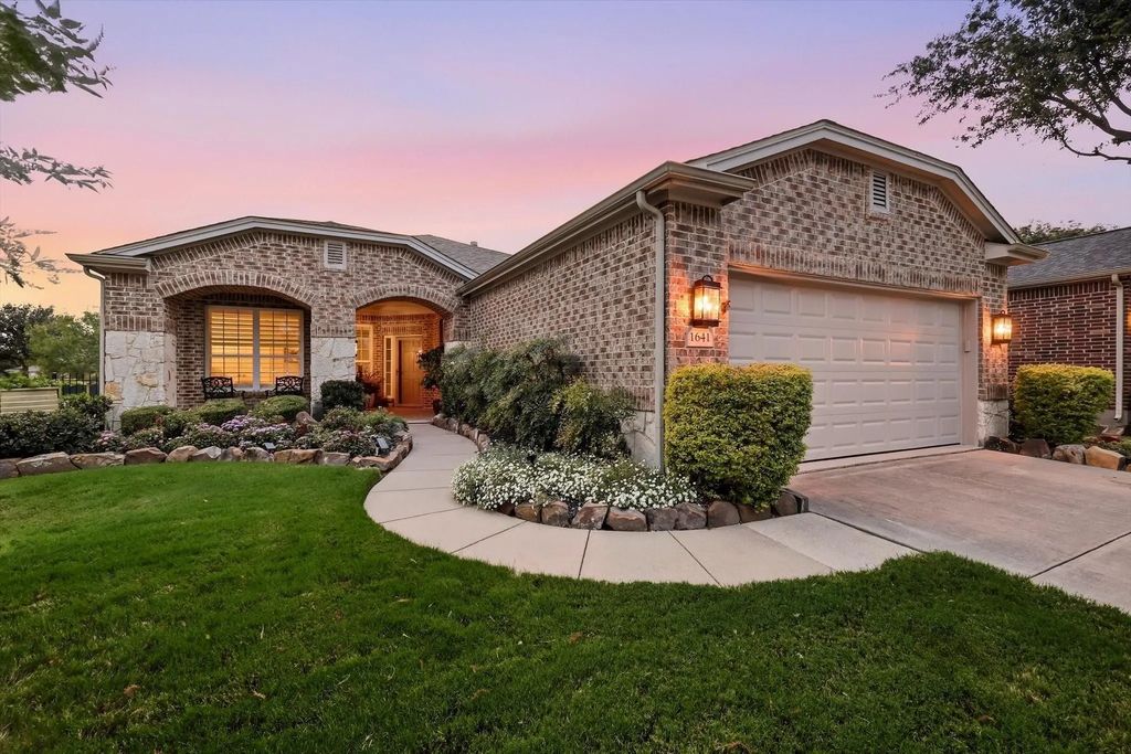 1641 Overwood Drive, Frisco