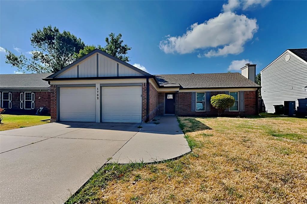 1702 Crimson Court, Arlington